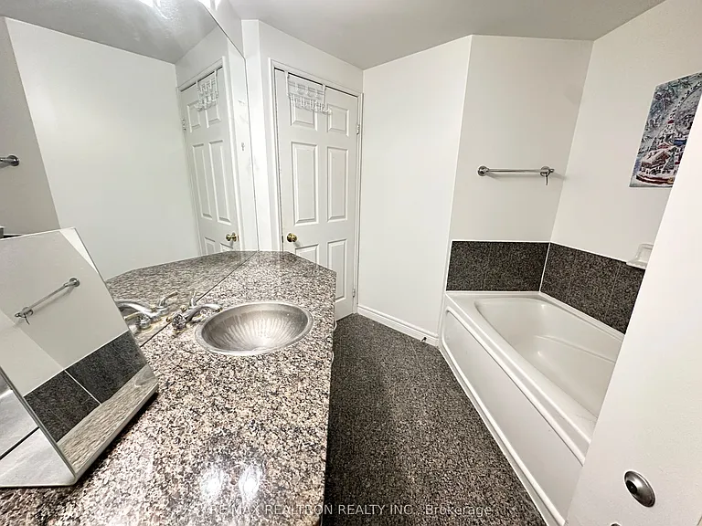 55 Bloor St E #1909 — Photo 17