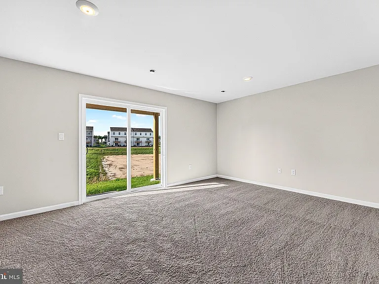 120 Essex Dr — Photo 3