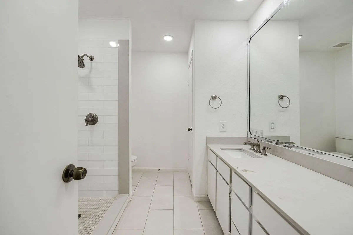 2 bed, 3.0 bath, 1766 sqft, $2,500 — Photo 3