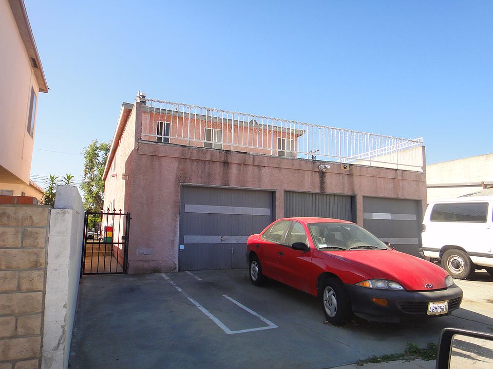 2nd image of 466 W 19th St