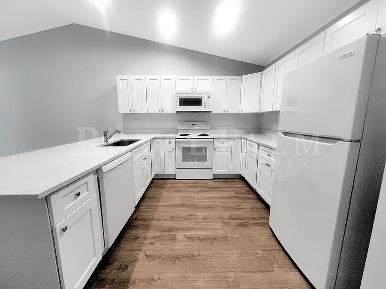 745 Harry Ave S — Photo 13