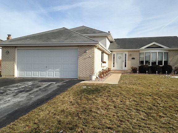 3rd image of 2810 Kingsway Ave