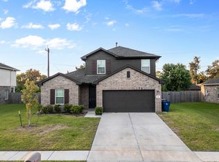 414 Magnolia Ln, Clute, TX 77531