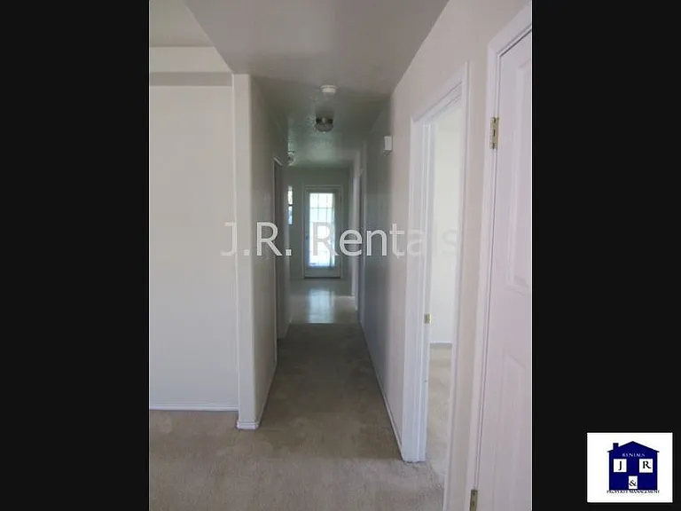 1906 Flagstaff Dr — Photo 55