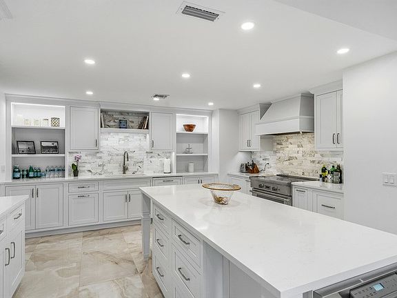 3rd image of 1395 Ivy Ct