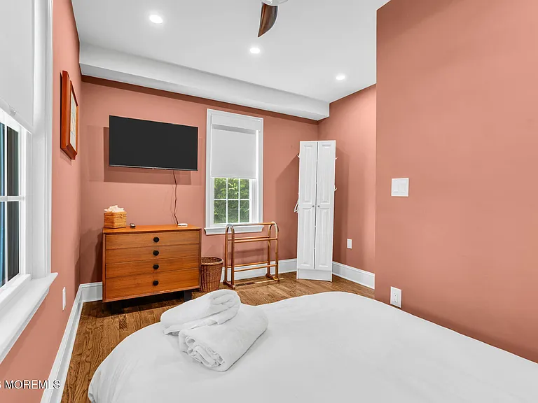 566 Prospect Ave — Photo 21