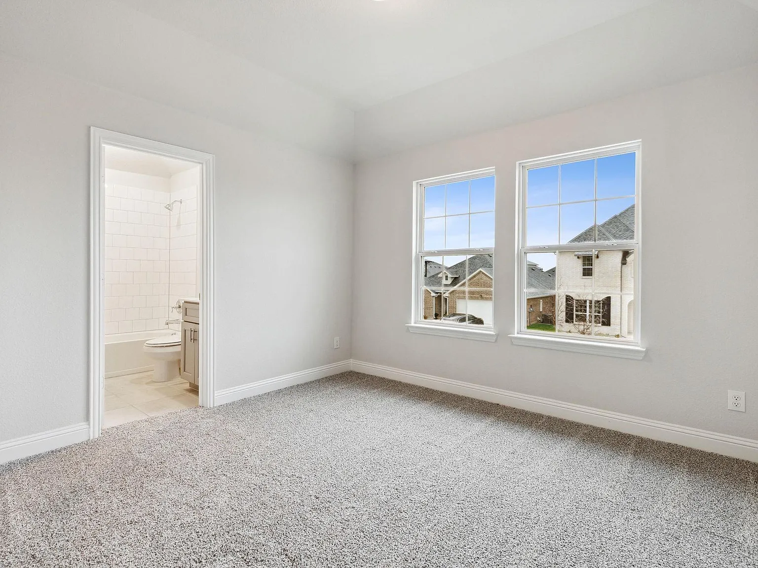 4 bed, 3.5 bath, 2658 sqft, $2,999 — Photo 4