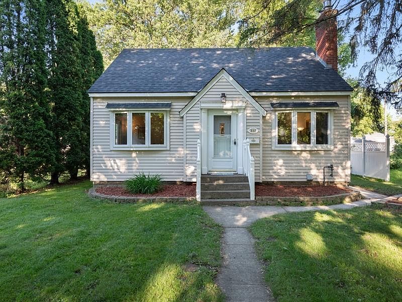 1st image of 832 Portland Ave
