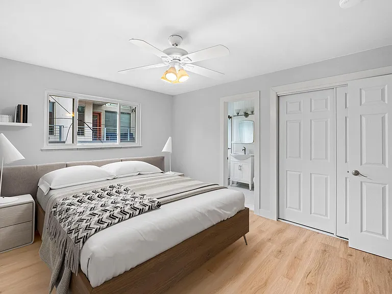 2401 E Warren Ave #10 — Photo 2
