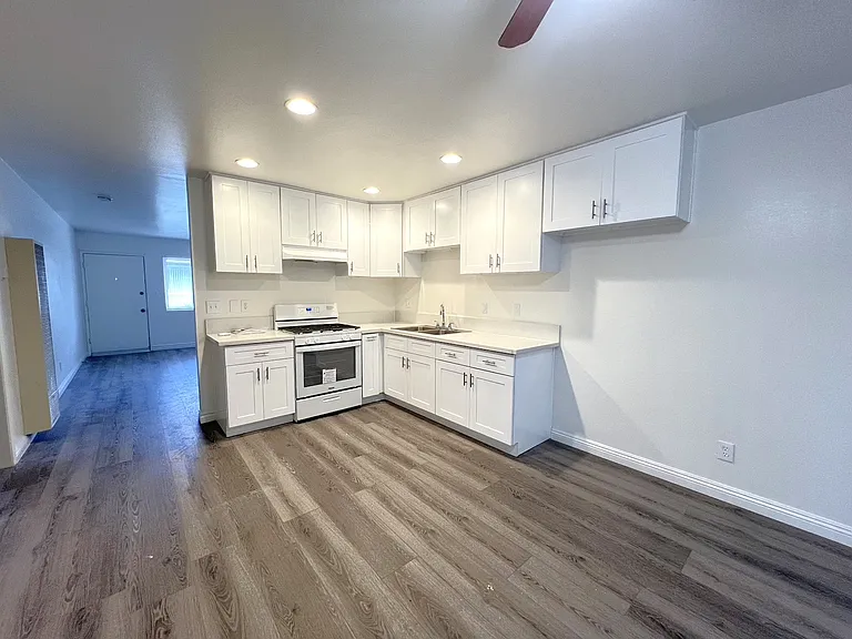 520 Dora Guzman Ave #B — Photo 5
