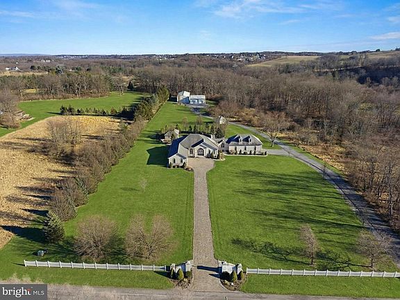 2nd image of 901 Meyer Rd