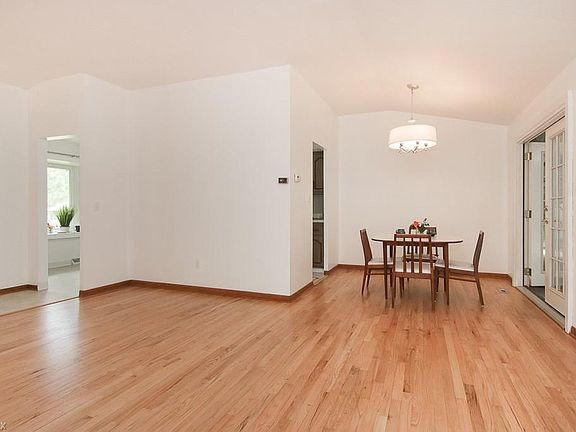 3rd image of 2259 Augustine Dr
