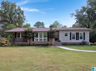 2565 Mountain Woods Dr, Vestavia, AL 35216