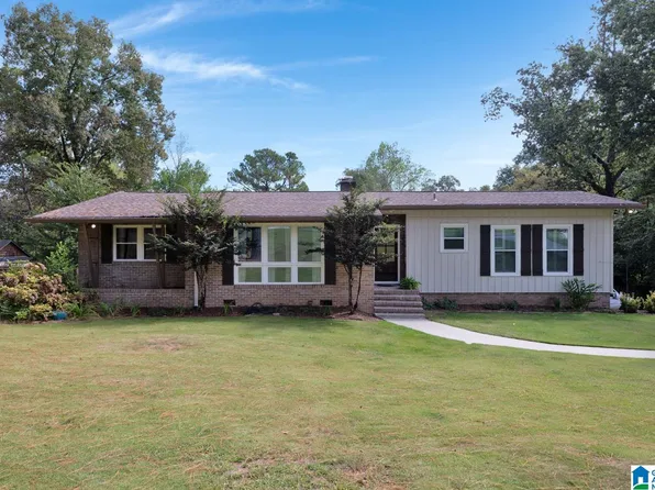 2565 Mountain Woods Dr, Vestavia, AL 35216