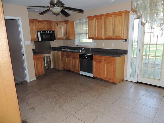 3rd image of 4022 Ponderosa Dr