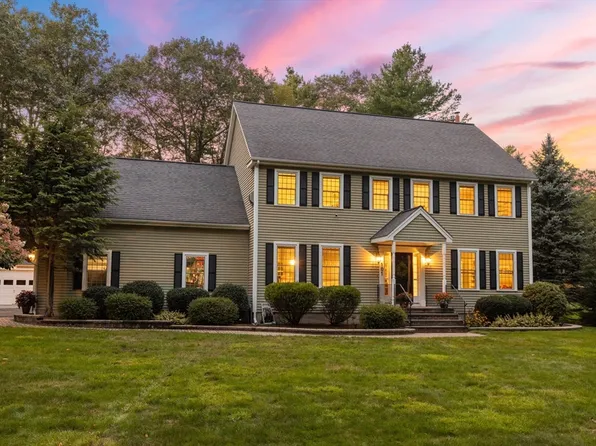 101 McGilpin Rd, Sturbridge, MA 01566