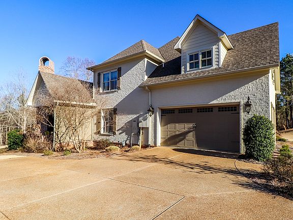 5th image of 3022 Highlands Cir