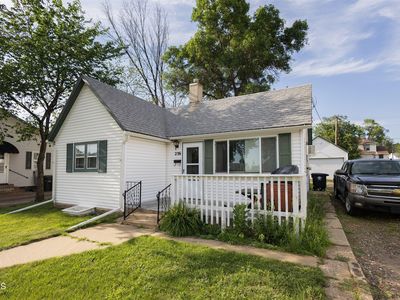 236 5th St W, Dickinson, ND, 58601