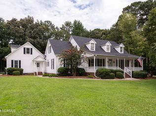 213 Beech Cove Dr, Grimesland, NC 27837