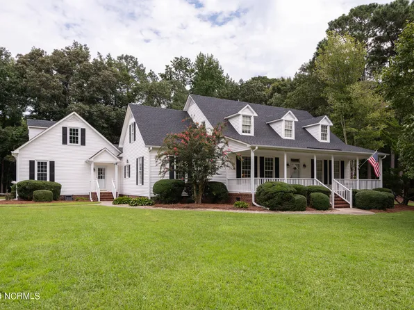 213 Beech Cove Drive, Grimesland, NC 27837