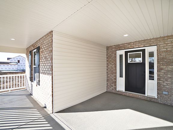 The Savannah boasts an 18ft x 6ft Covered Front Porch