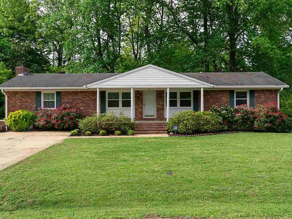 1st image of 18 Carlisle Dr