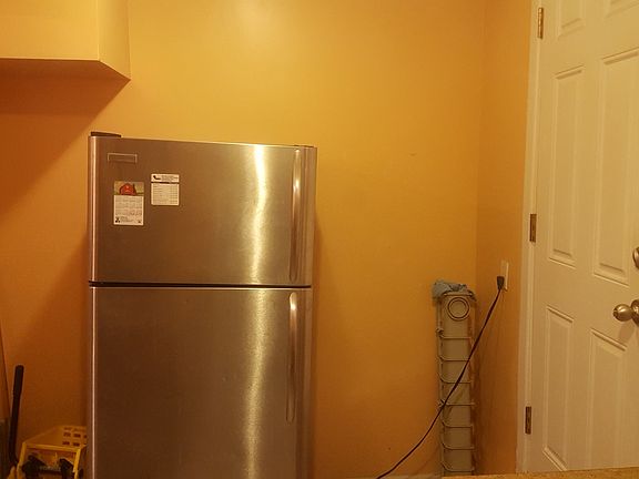5th image of 823 Marcy Ave