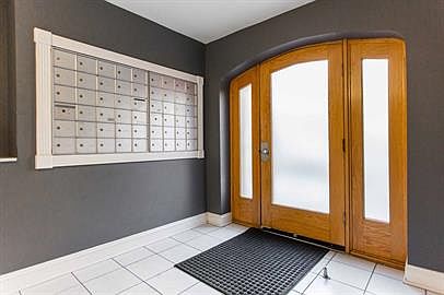 2nd image of 4228 N Kenmore Ave APT 107