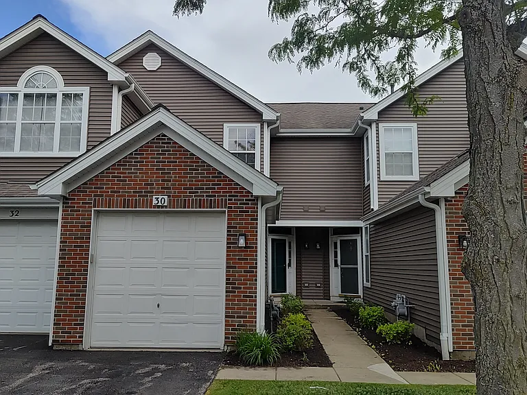 30 Waverly Ct — Photo 1