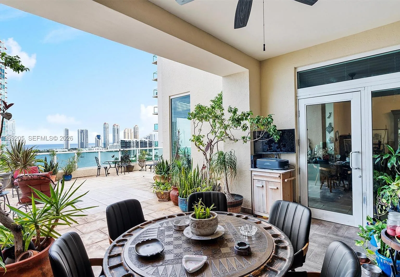 2 bed, 2497 sqft, $9,000 — Photo 2