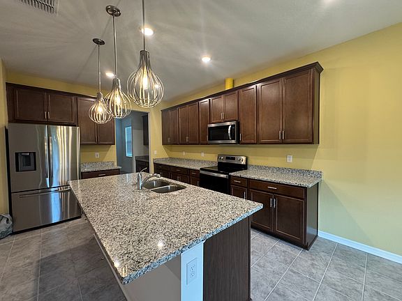 3rd image of 7213 Great Egret Blvd