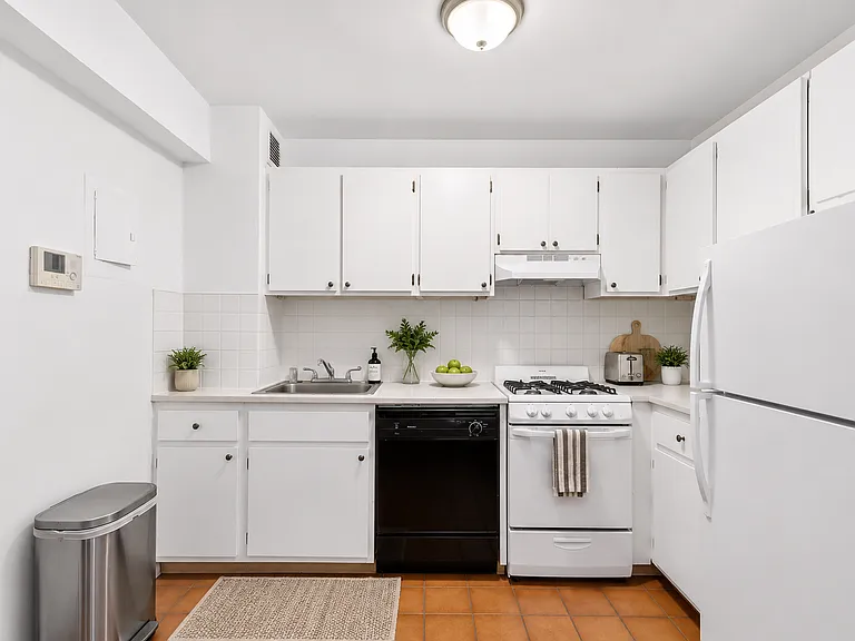 257 Water St #3C — Photo 5