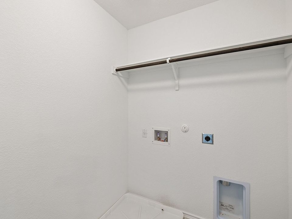 1st image of 108 Wind Flower Ln