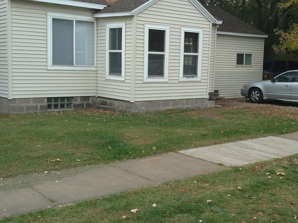 2nd image of 2416 4th Ave