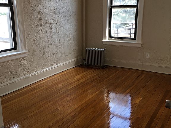 4th image of 2318 Fish Ave APT 1B