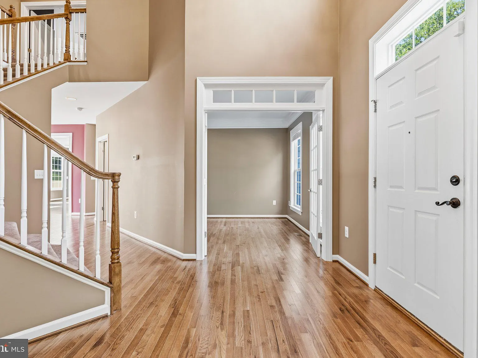 4 bed, 3.5 bath, 4582 sqft, $4,000 — Photo 4