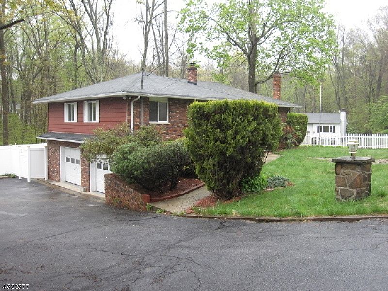 1st image of 47 Tall Oaks Dr