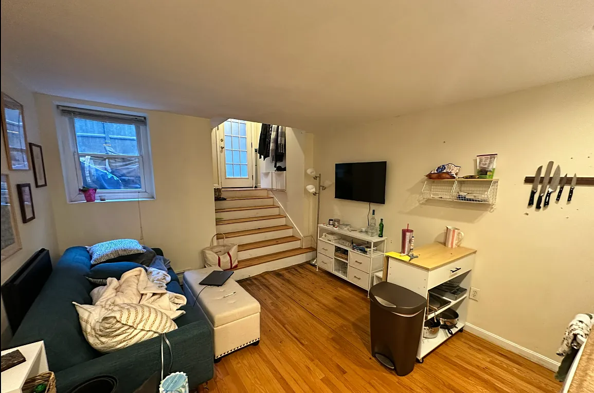 2 bed, 800 sqft, $4,100 — Photo 3