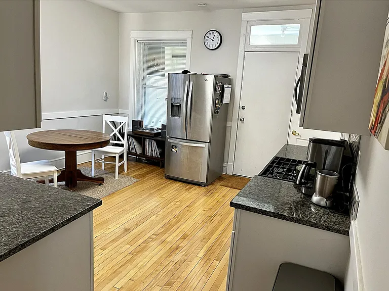 2026 N Wood St #1 — Photo 4