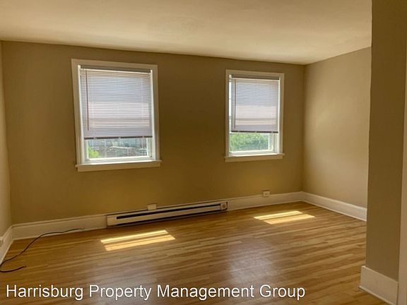 2nd image of 1414 Regina St #3