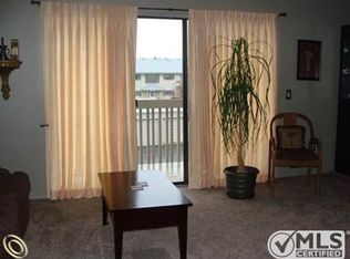 1154 Hillcrest Dr #1, Oxford, MI 48371