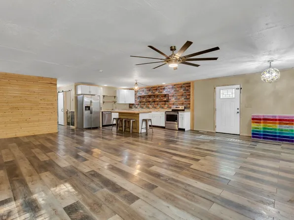 9780 S Lick Creek Rd SW, Lyles, TN 37098