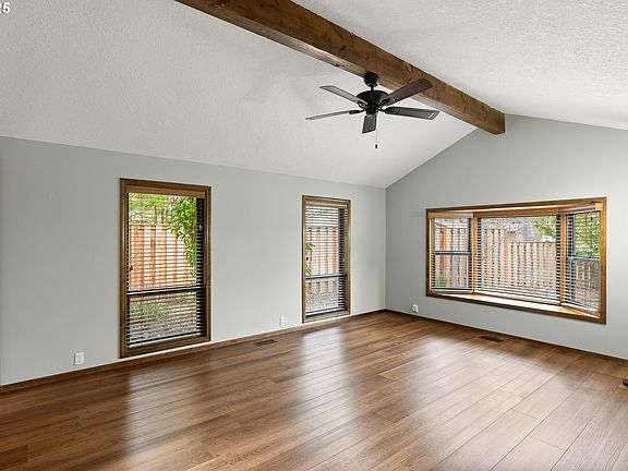 4th image of 804 NE 1st Pl