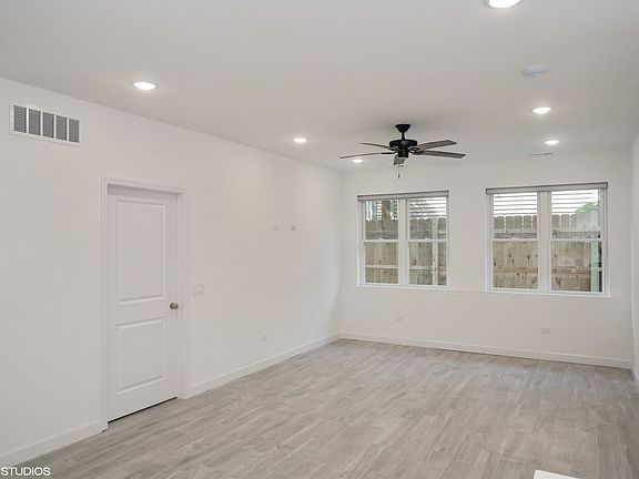 4th image of 6135 S Kimbark Ave