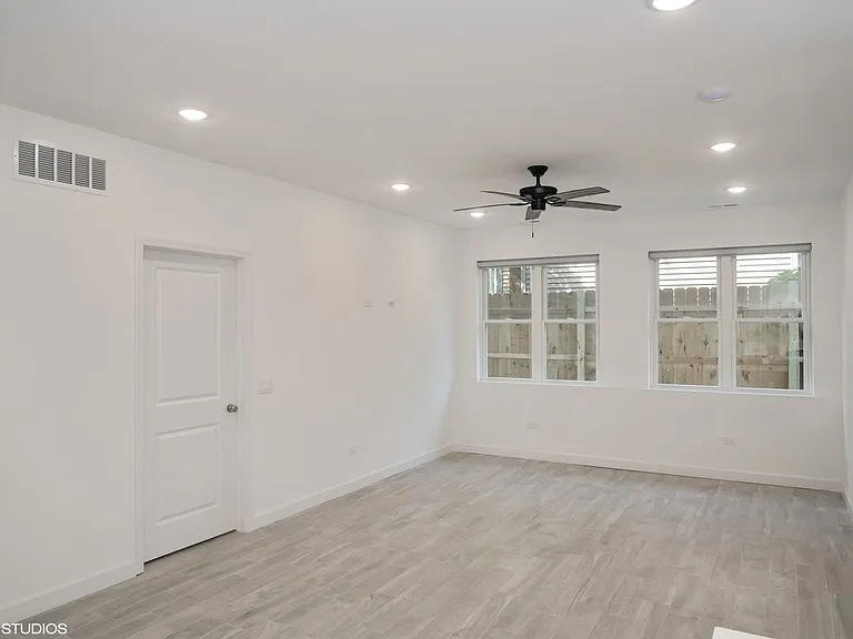 6135 S Kimbark Ave — Photo 4