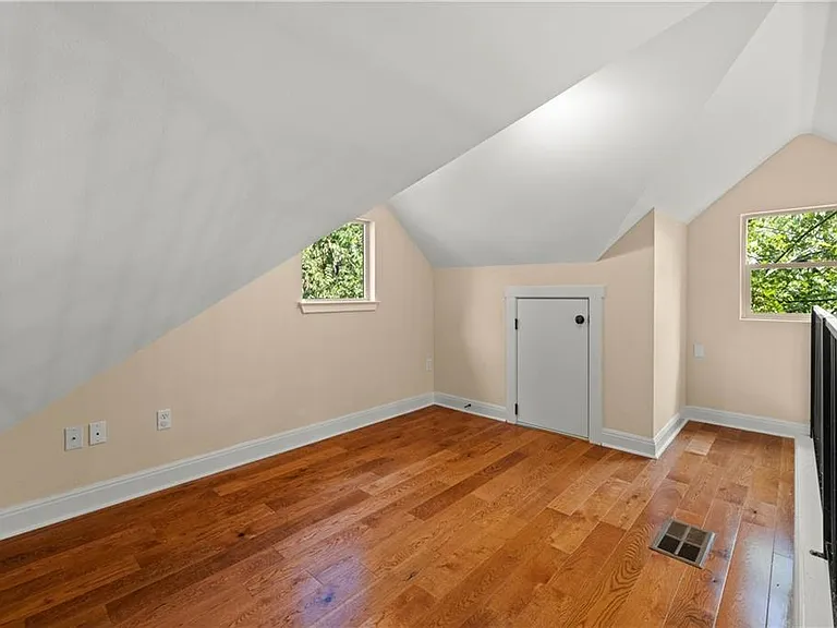 2627 W 49th St — Photo 26