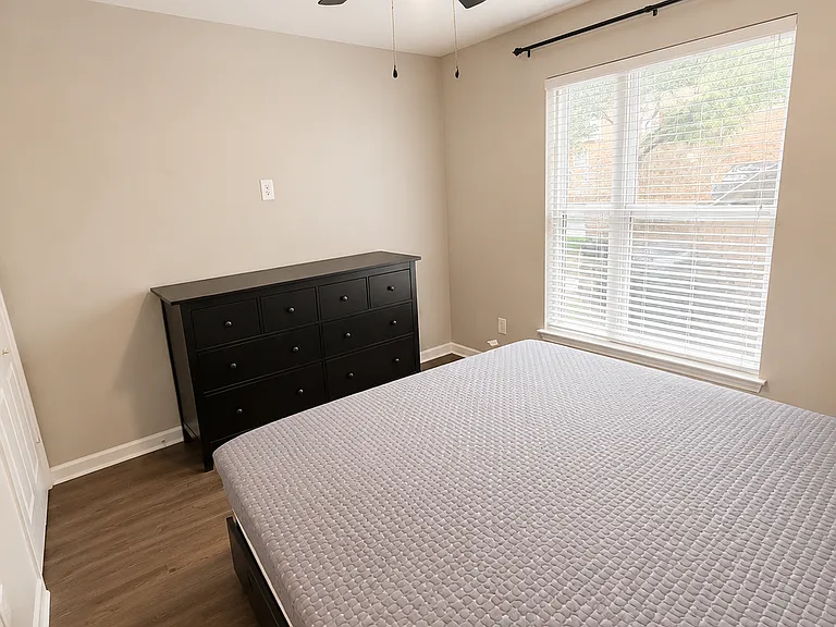 646 Raphael Pl — Photo 13