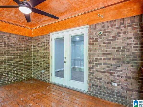 225 7th Ave, Pleasant Grove, AL 35127