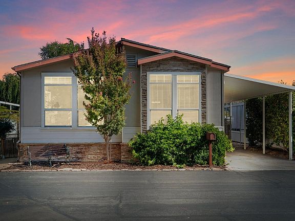 2nd image of 444 Whispering Pines Dr Space 127