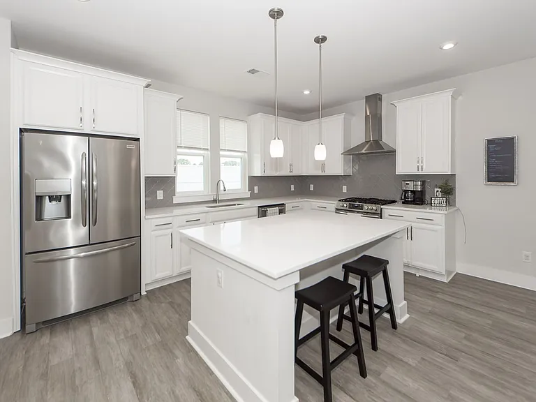 1665 Indy Dr — Photo 9